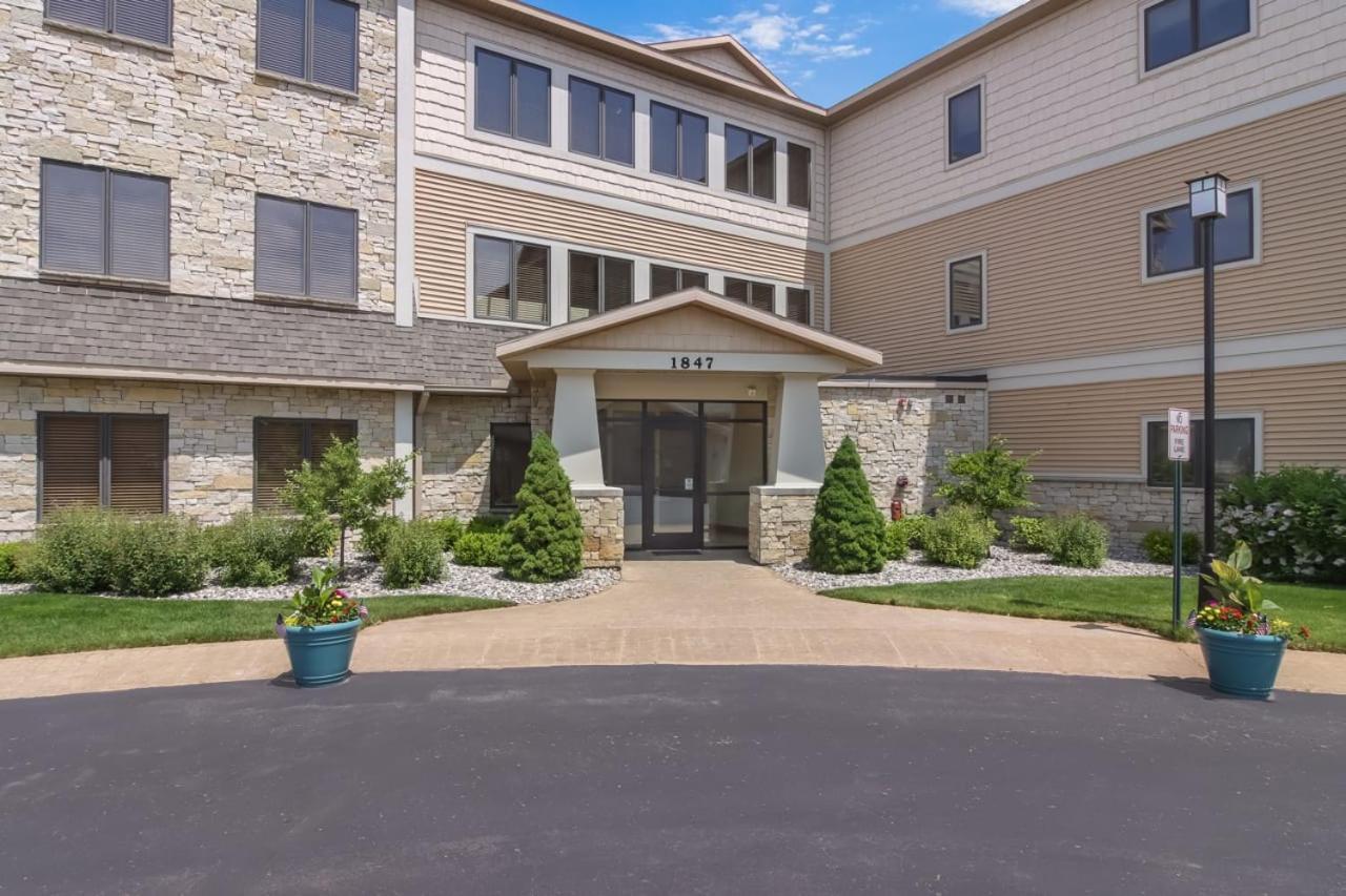 Sugar Beach Villa 1012 Luxury Waterfront Condo Traverse City Eksteriør bilde