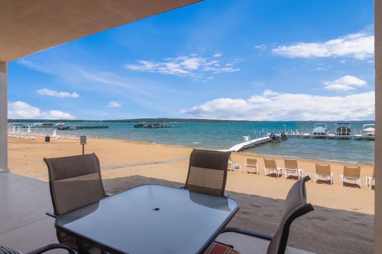 Sugar Beach Villa 1012 Luxury Waterfront Condo Traverse City Eksteriør bilde