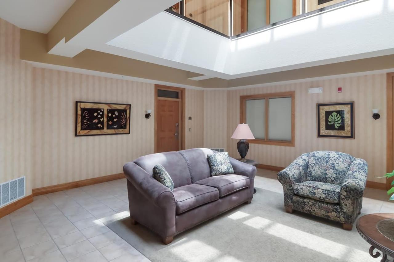 Sugar Beach Villa 1012 Luxury Waterfront Condo Traverse City Eksteriør bilde