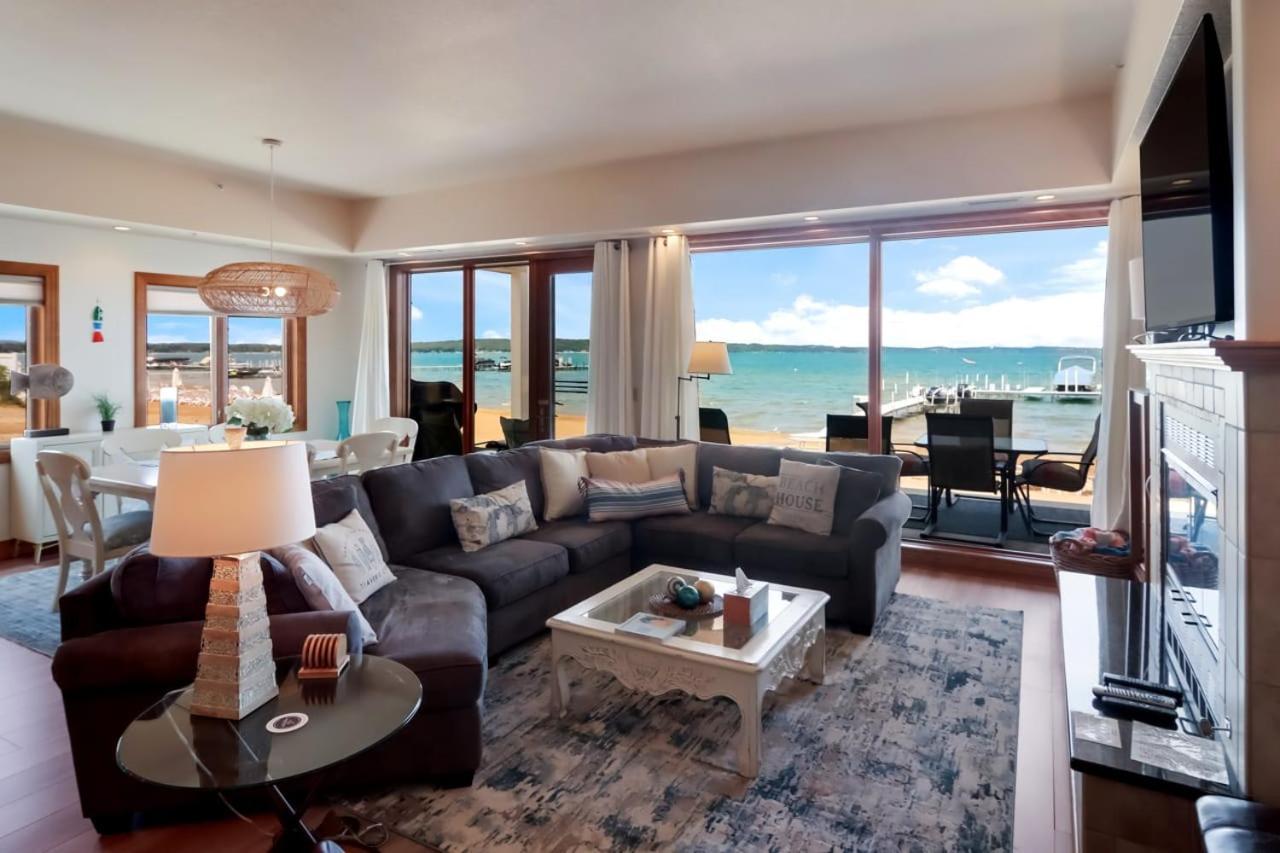 Sugar Beach Villa 1012 Luxury Waterfront Condo Traverse City Eksteriør bilde