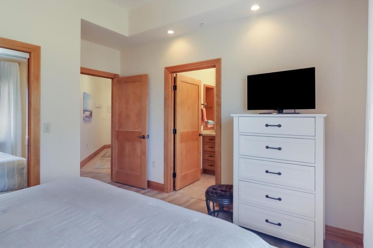 Sugar Beach Villa 1012 Luxury Waterfront Condo Traverse City Eksteriør bilde