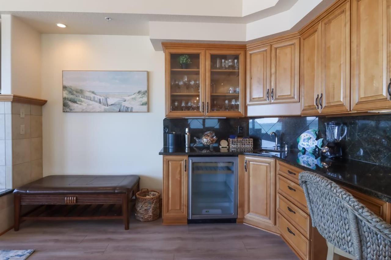 Sugar Beach Villa 1012 Luxury Waterfront Condo Traverse City Eksteriør bilde
