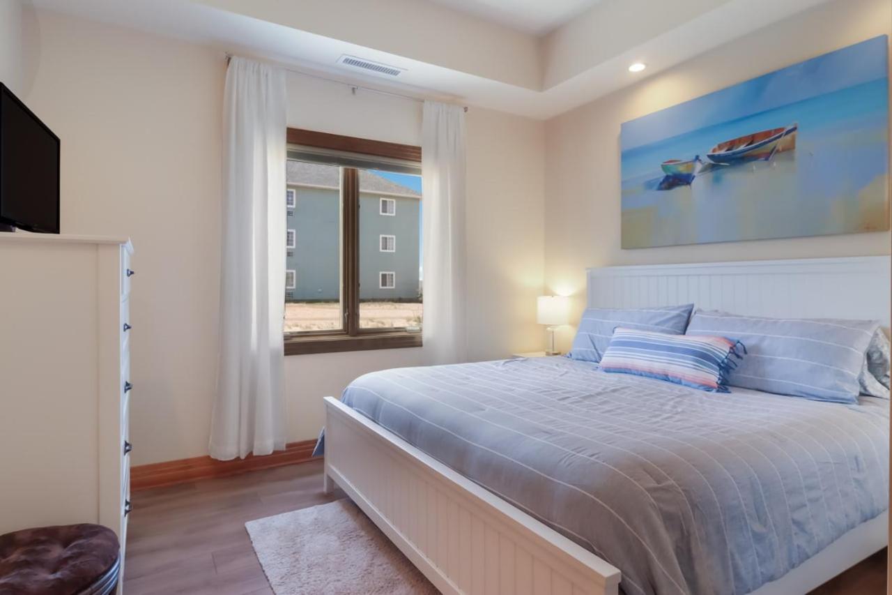 Sugar Beach Villa 1012 Luxury Waterfront Condo Traverse City Eksteriør bilde